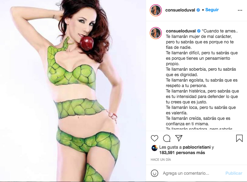 Consuelo Duval Y El Sexy Escote Que Llega Al Ombligo