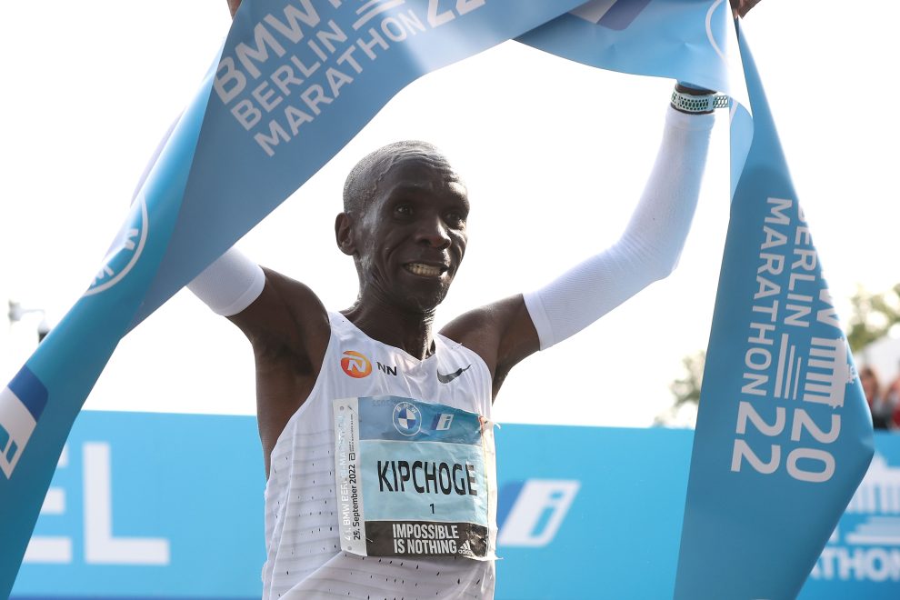 Kipchoge supera su récord mundial en el Maratón Berlín 2022