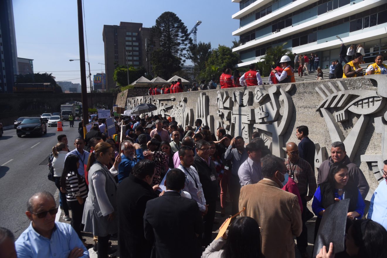 Personas Evacuadas Durante Macro Simulacro De Terremoto 2 De Febrero