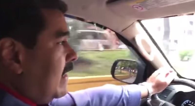 VIDEO: Maduro manejando por Caracas para asegurar que paro fracasó