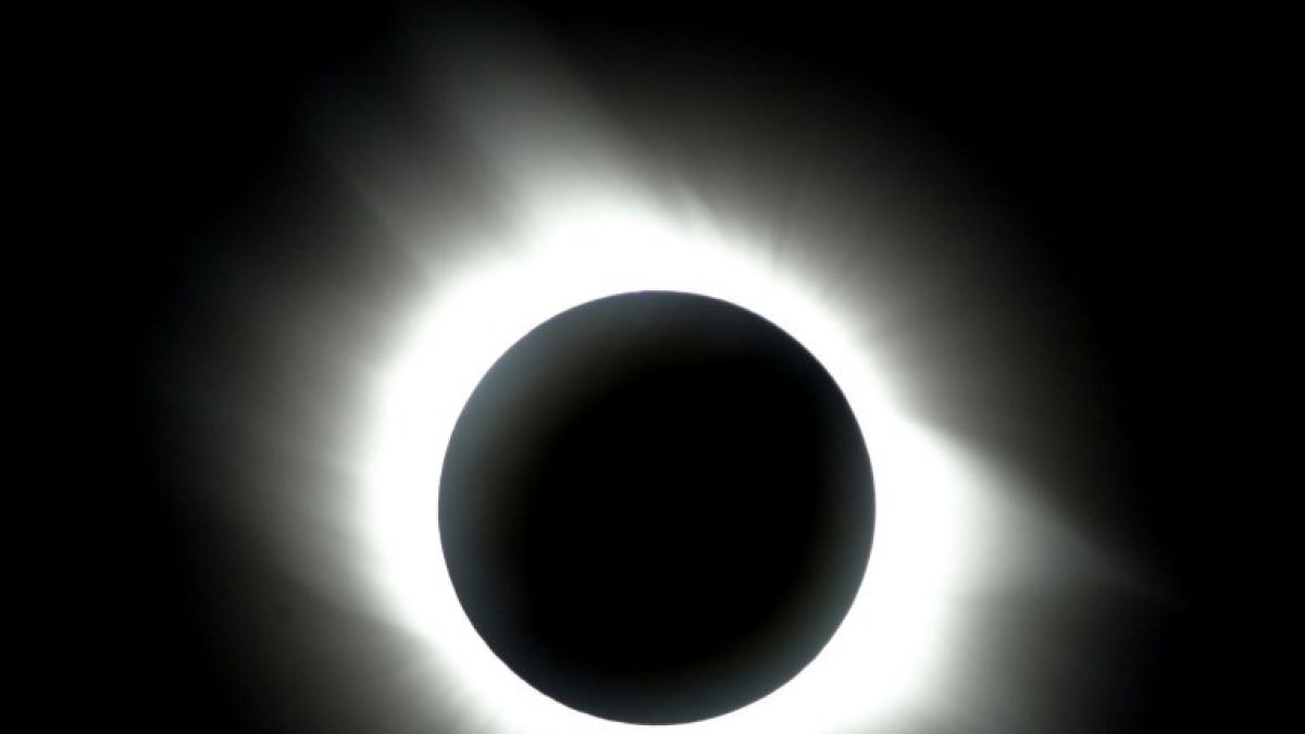 Estados Unidos espera su primer eclipse solar total en 99 años