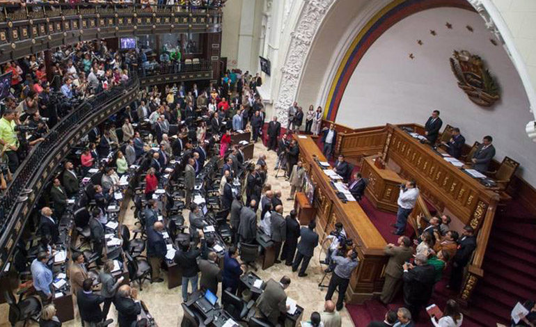 Parlamento venezolano "desconoce" que Constituyente asuma sus funciones