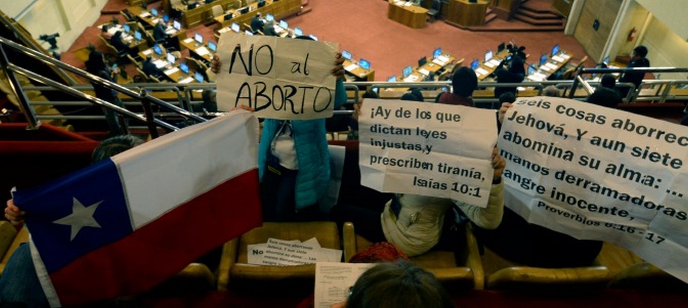 Tribunal Constitucional decide destino de ley del aborto terapéutico en Chile