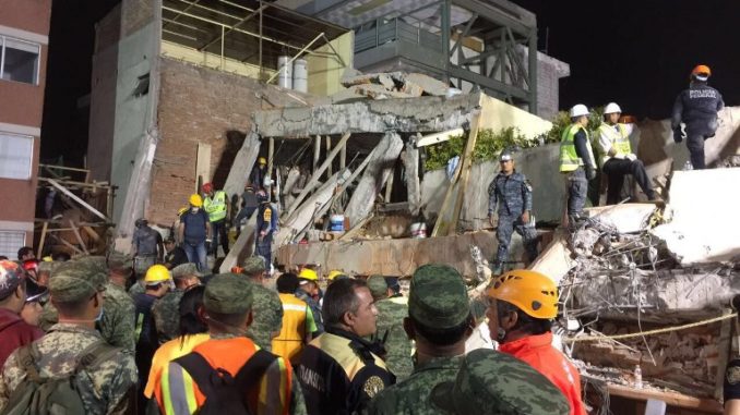 Una semana después del terremoto en México hay muestras de agradecimiento pero también reclamos