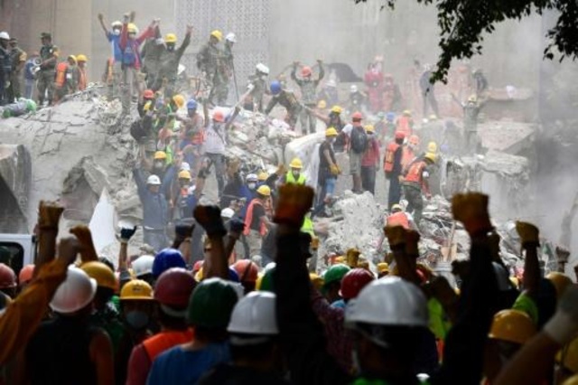 Economía de México, en pausa por sismo, repuntará con reconstrucción