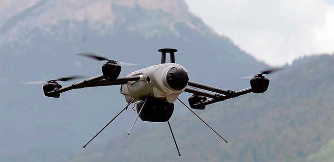 Francia comprará drones armados