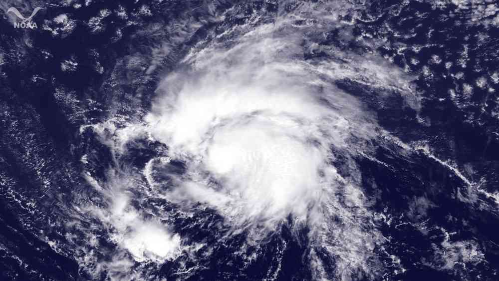 Huracán María: Puertorriqueños se preparan para la peor tormenta "en un siglo"