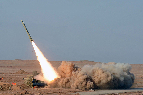 Irán prueba un nuevo sistema antimisiles