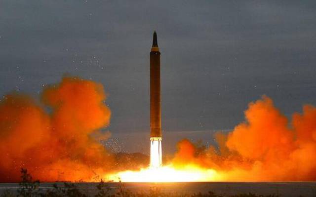 Irán tilda de "juego peligroso" las amenazas de EEUU a Corea del Norte