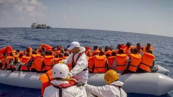 Mas de 100 desaparecidos frente a las costas de Libia tras un naufragio