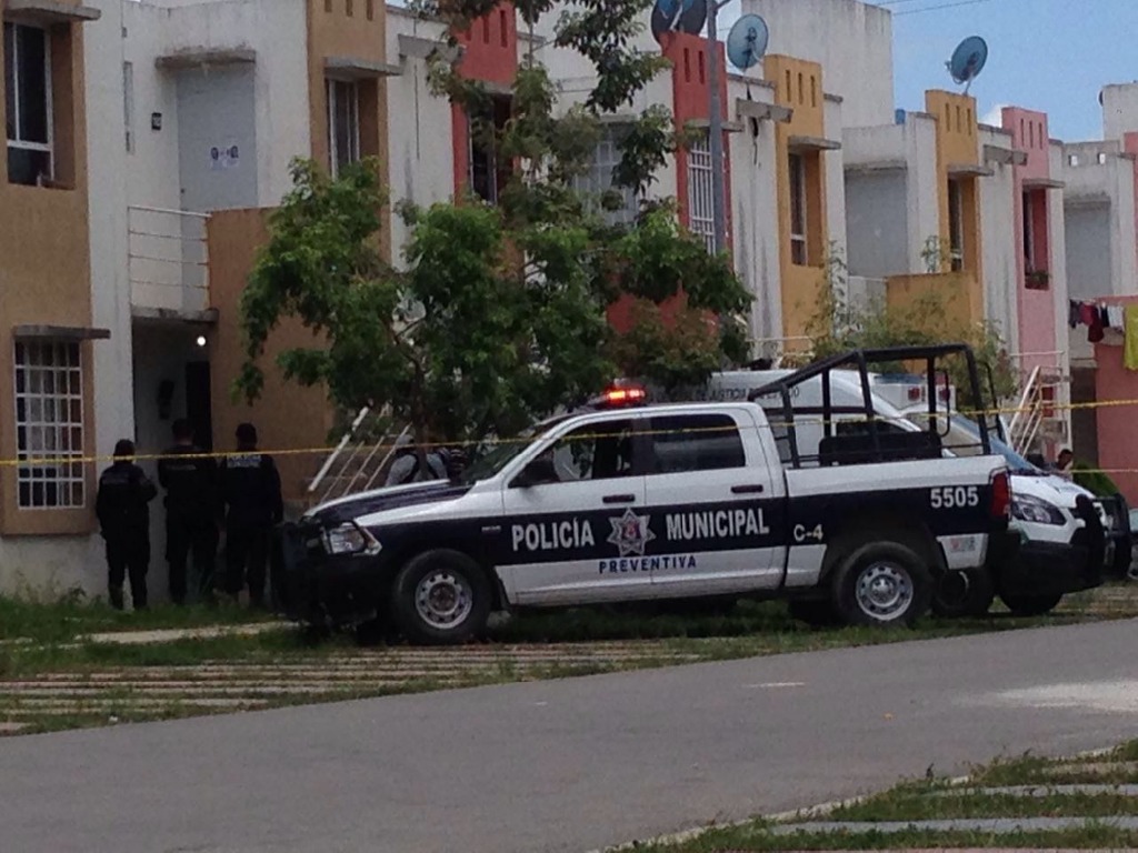 Mexico Dos policías y un menor de edad asesinados en Cancún