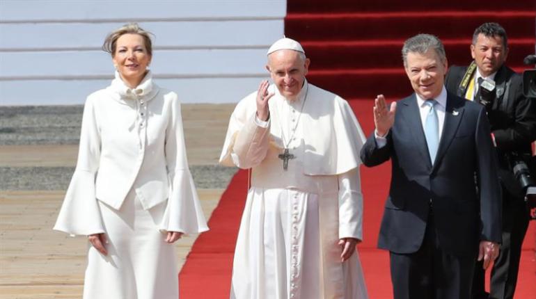 Papa insta a Colombia a huir de toda tentación de venganza