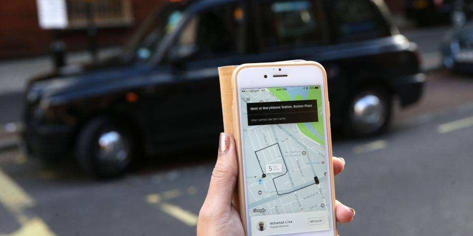 Presidente de Uber pide disculpas a londinenses por "errores"