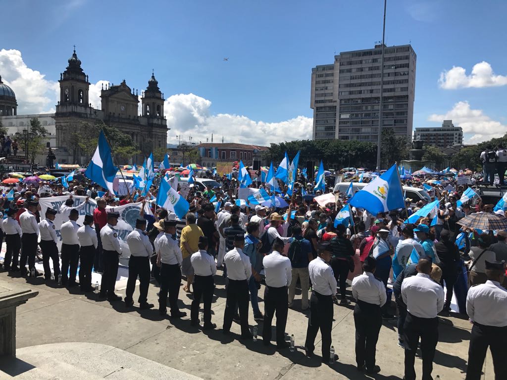 Fotogalería: miles de manifestantes piden renuncia de Jimmy Morales y de diputados