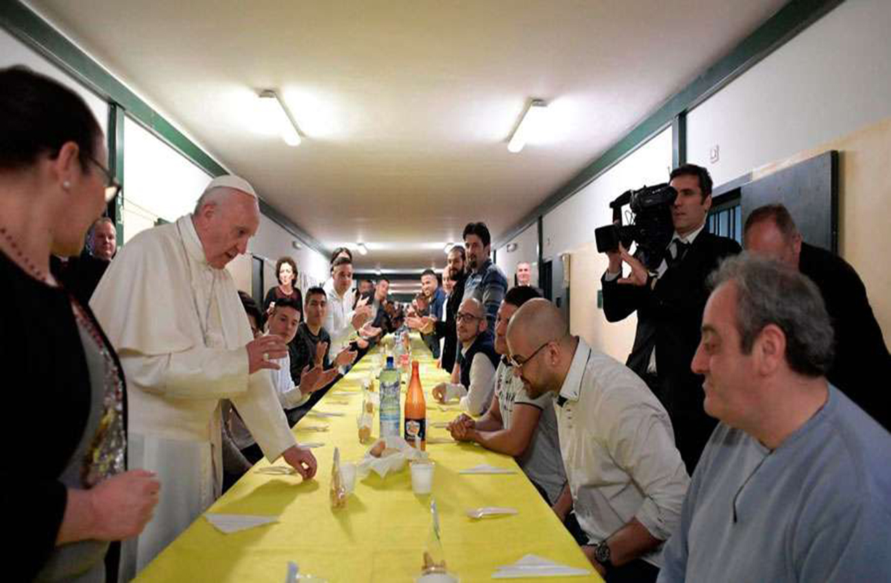 Dos reos italianos invitados a almorzar por el papa Francisco se fugan