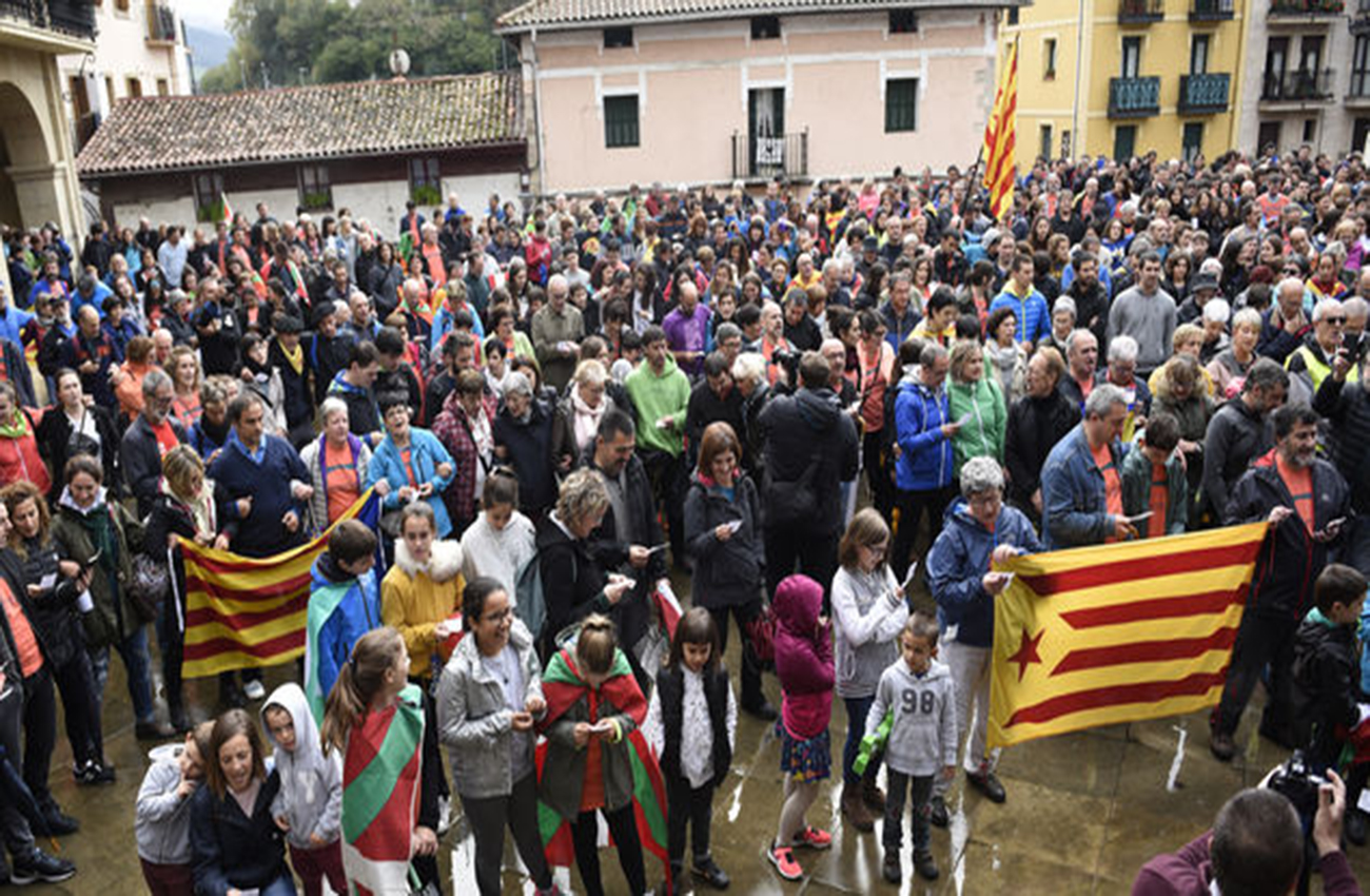 Independentistas en Cataluña proponen un pleno parlamentario el jueves