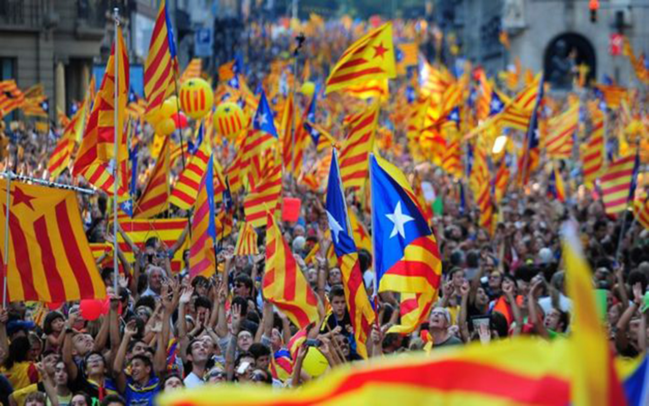 La independencia de Cataluña se topa con el miedo de los grandes bancos