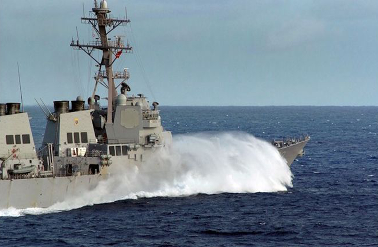 Marina de EEUU auxilia a barco pesquero iraní atacado por piratas