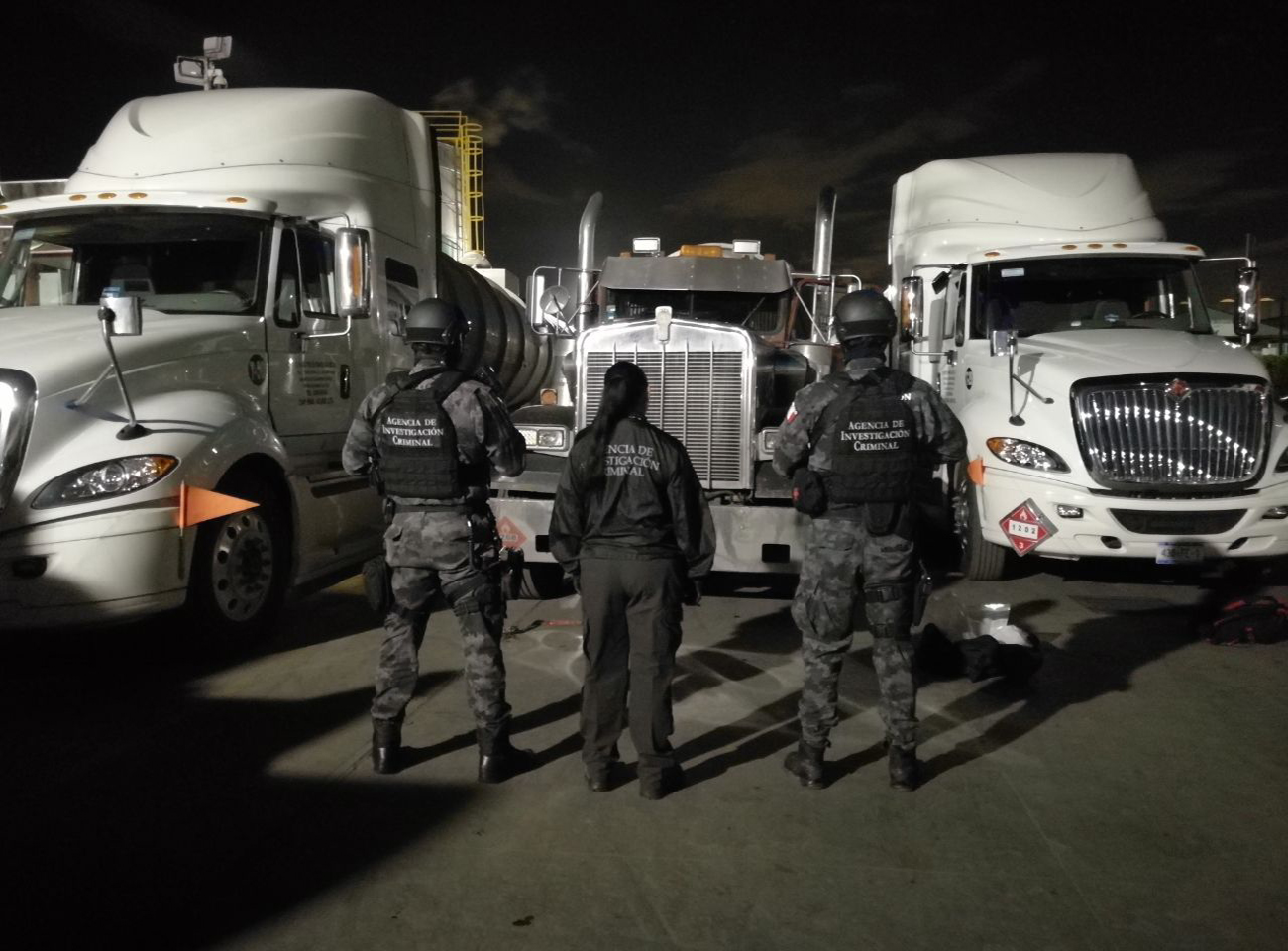 Mueren 12 personas en centro de México en tiroteos entre ladrones de combustible