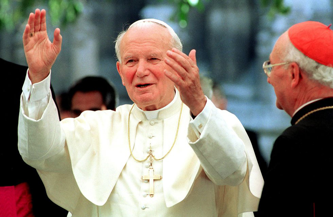 Roban reliquia de Juan Pablo II en Italia