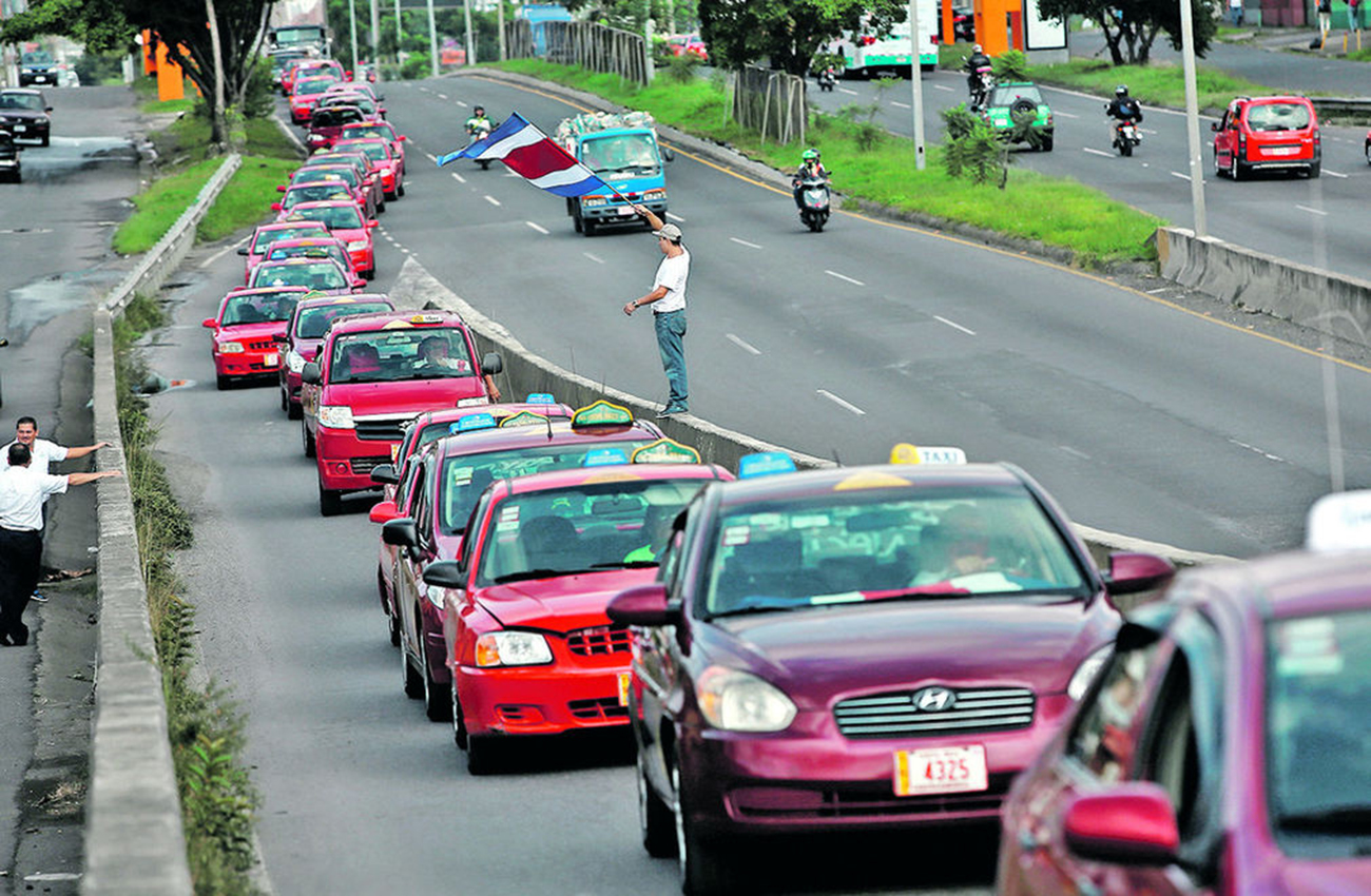 Una veintena de detenidos en Panamá en protestas contra Uber