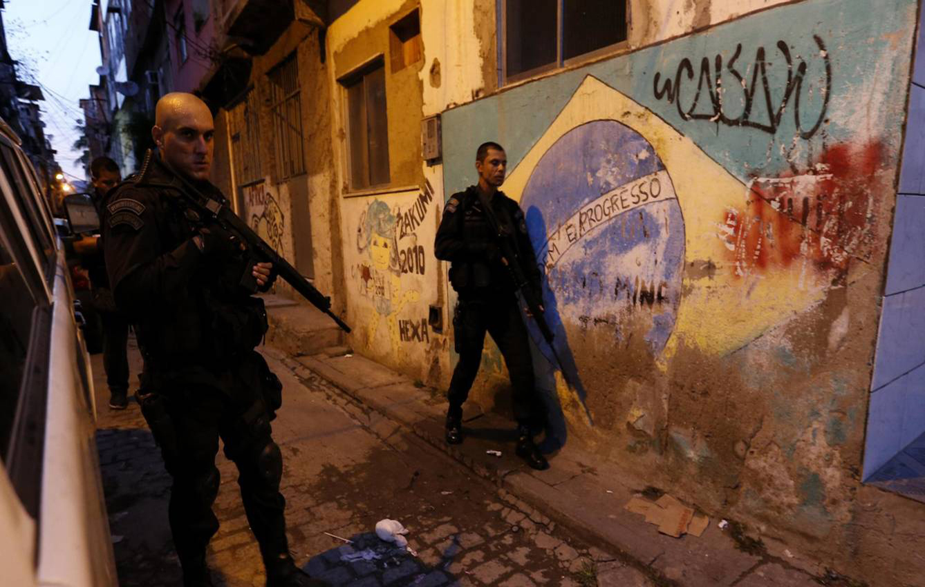 Vasta operación de seguridad en favelas de Rio, tras asesinato de comandante policial