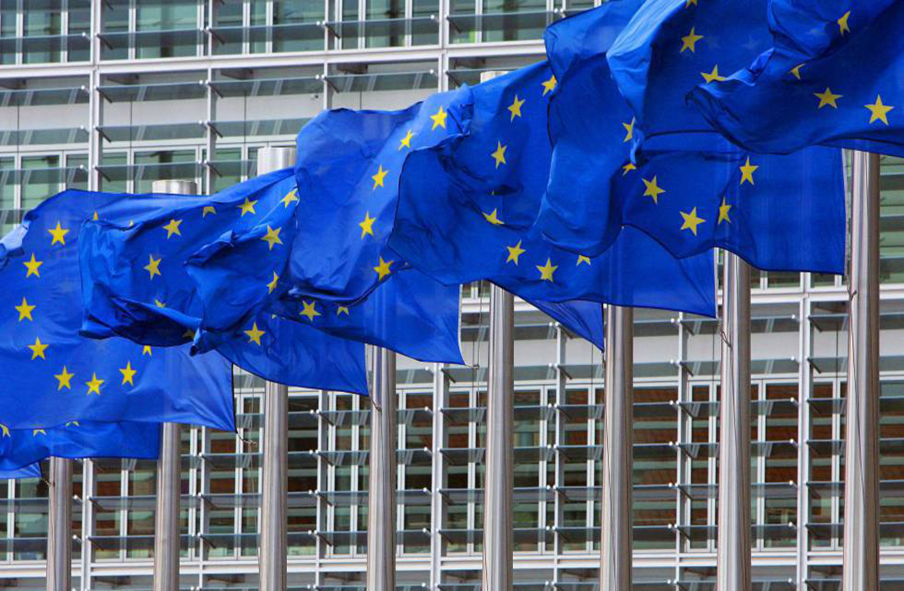 Bruselas pide a países miembros de la UE finalizar lista de paraísos fiscales