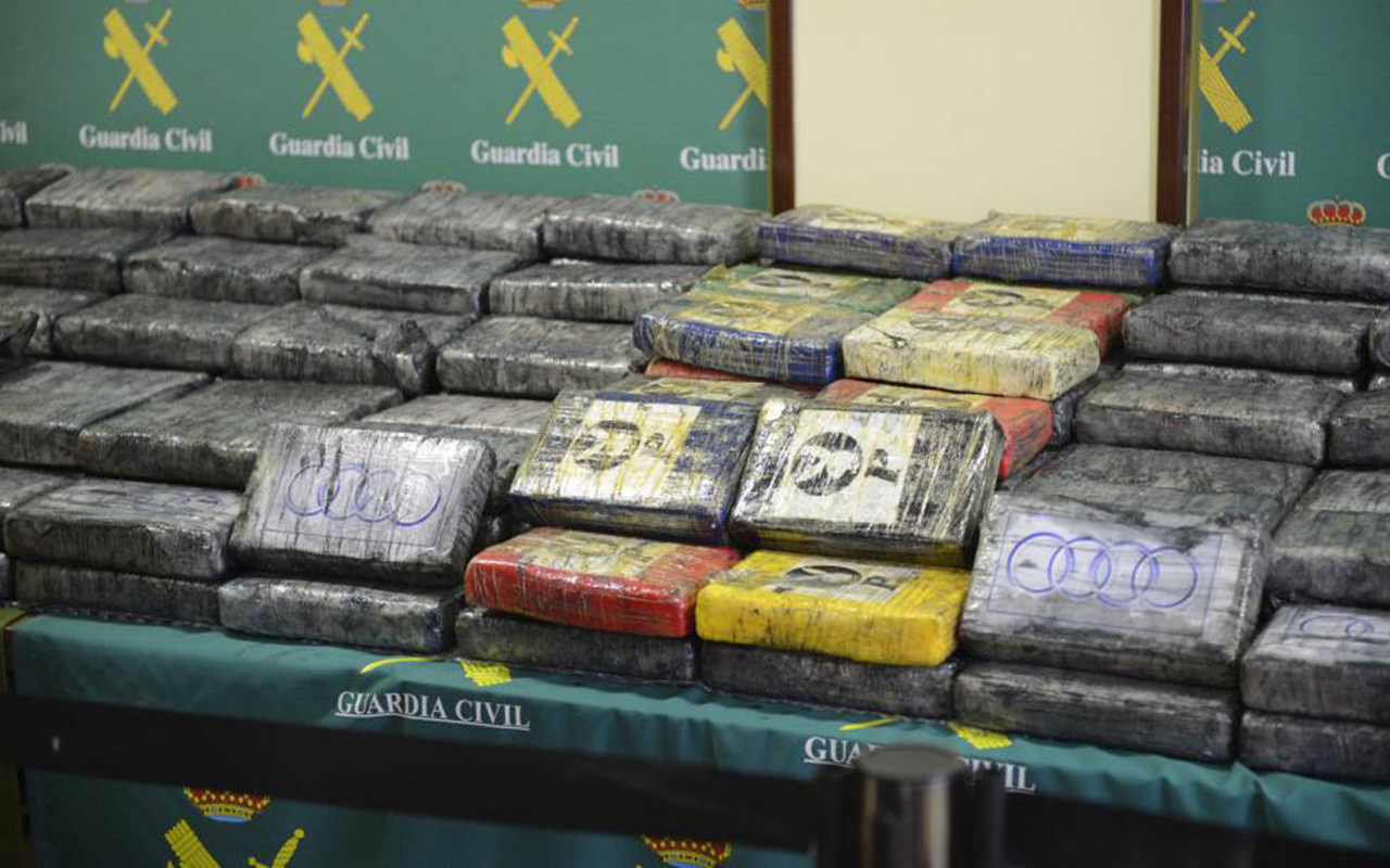 Decomisan casi cuatro toneladas de cocaína en España y Marruecos y detienen a 40