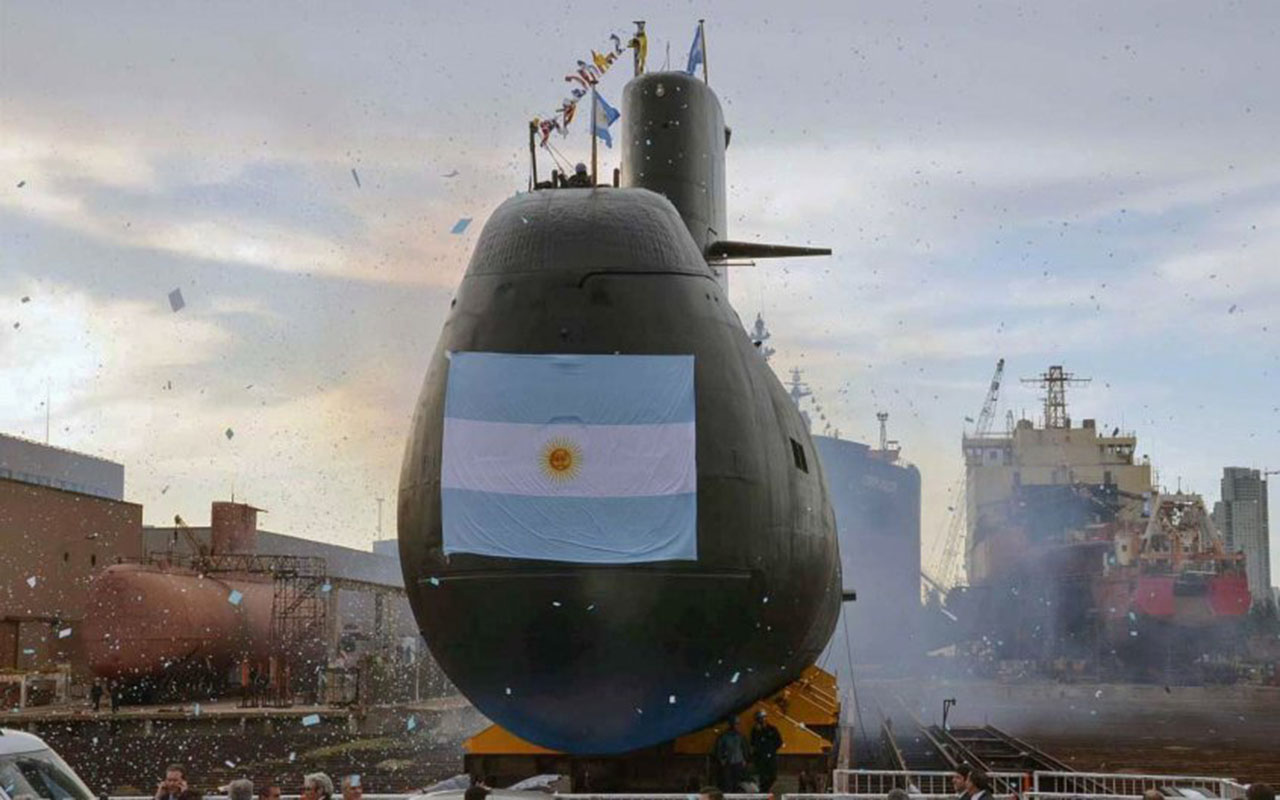 El submarino argentino sigue tragado por las aguas del Atlántico