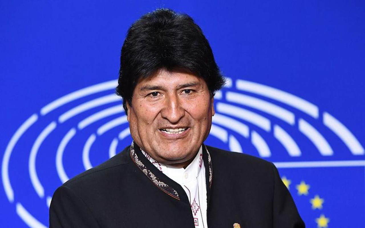 Evo Morales dice que buscará votos tras fallo que permite la reelección