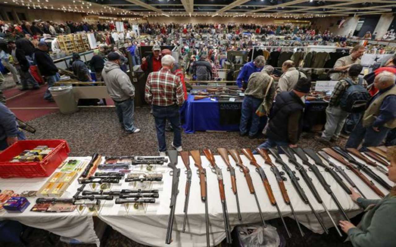 Familias de tiroteo en EEUU relanzan batalla legal contra fabricantes de armas