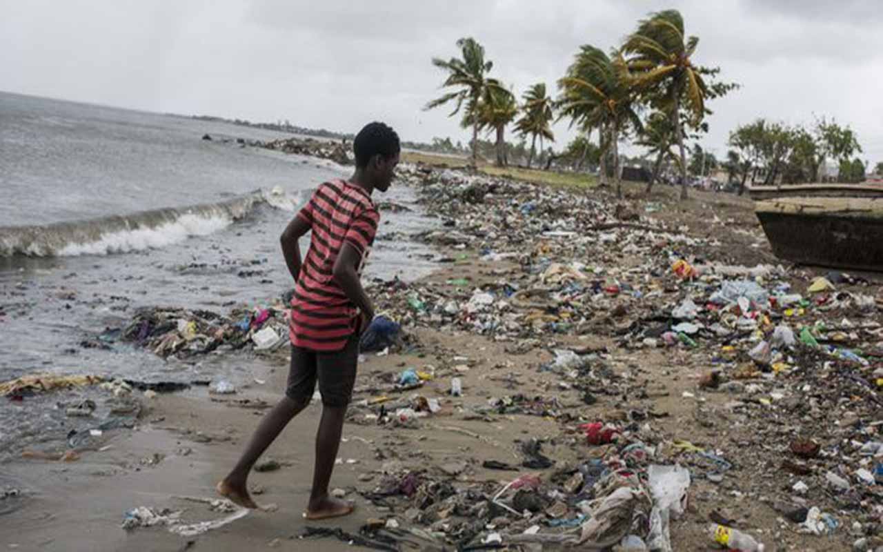Huracanes Irma y María dejaron 2.000 millones de euros en daños en islas francesas