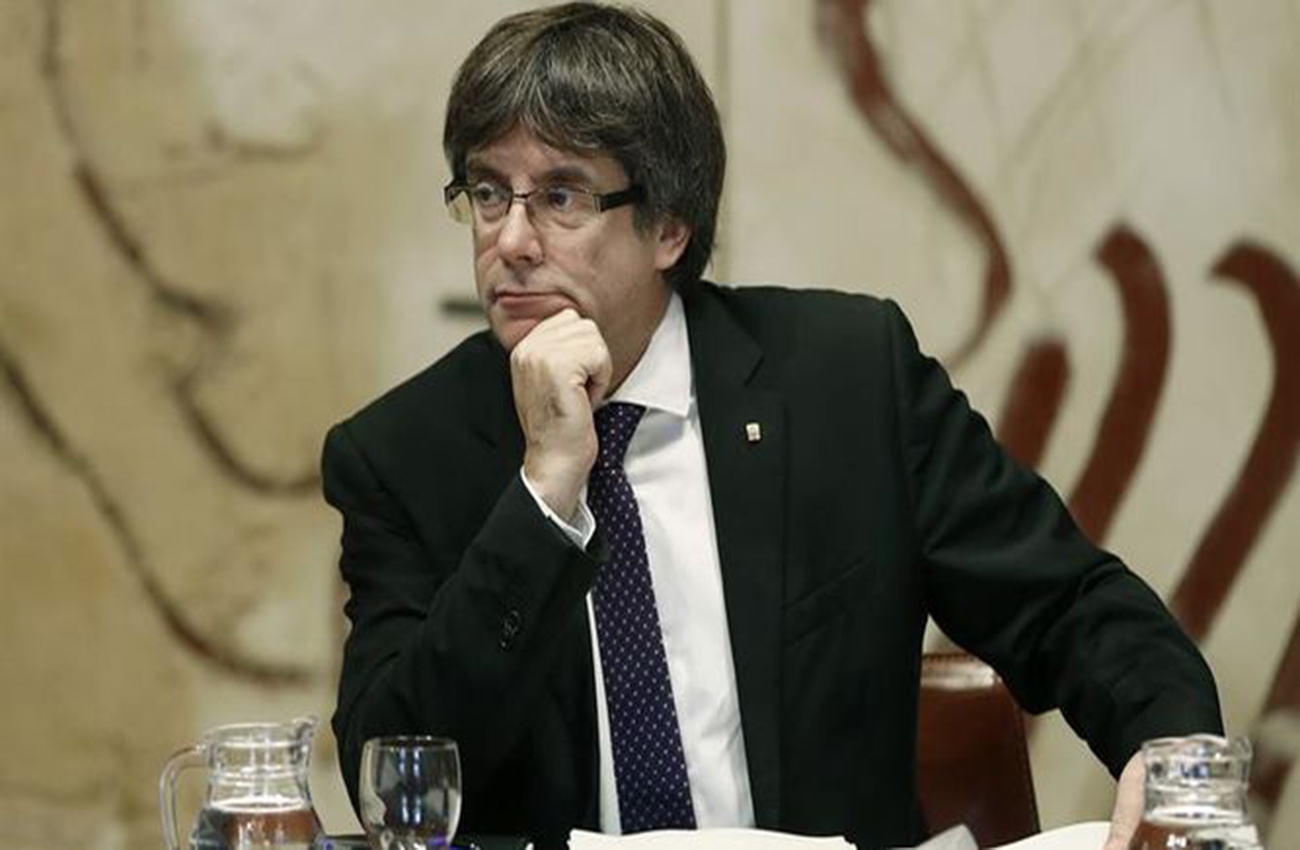 Puigdemont critica al gobierno español tras quedar en libertad condicional en Bruselas