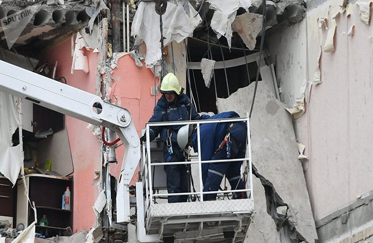 Seis muertos en el derrumbe de un edificio de viviendas en Rusia