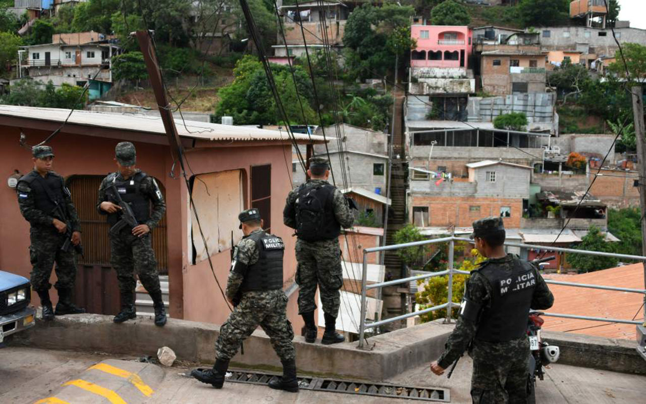 Uniformados entran a barrios de Honduras donde pandillas impiden campaña electoral