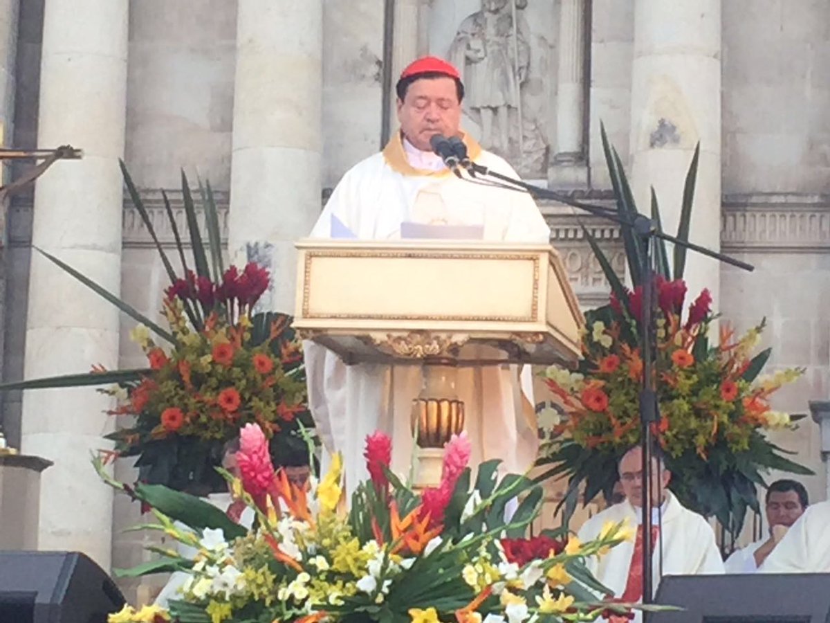 Papa Francisco cambia a cardenal de México