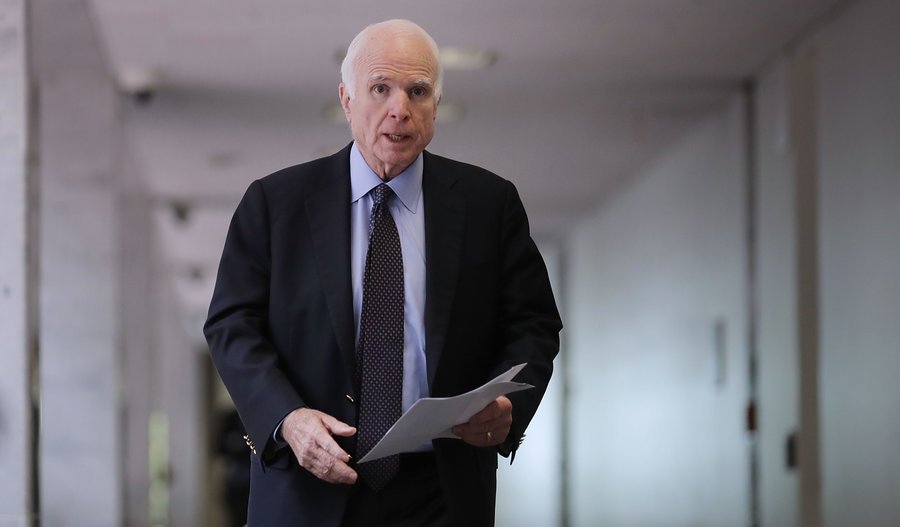 John McCain hospitalizado