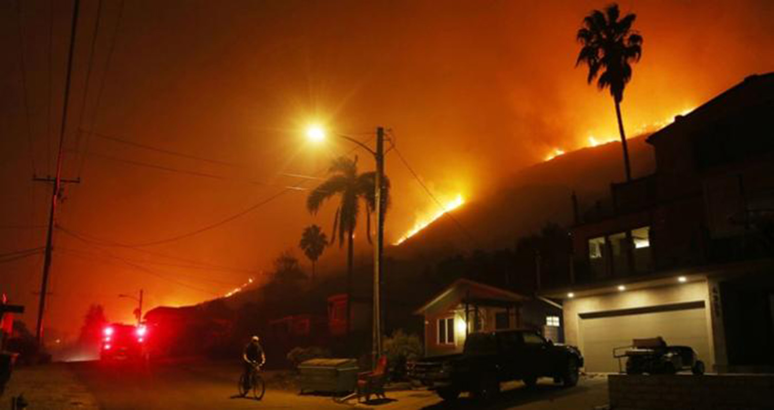 Incendios en California, en fase crítica por feroces vientos