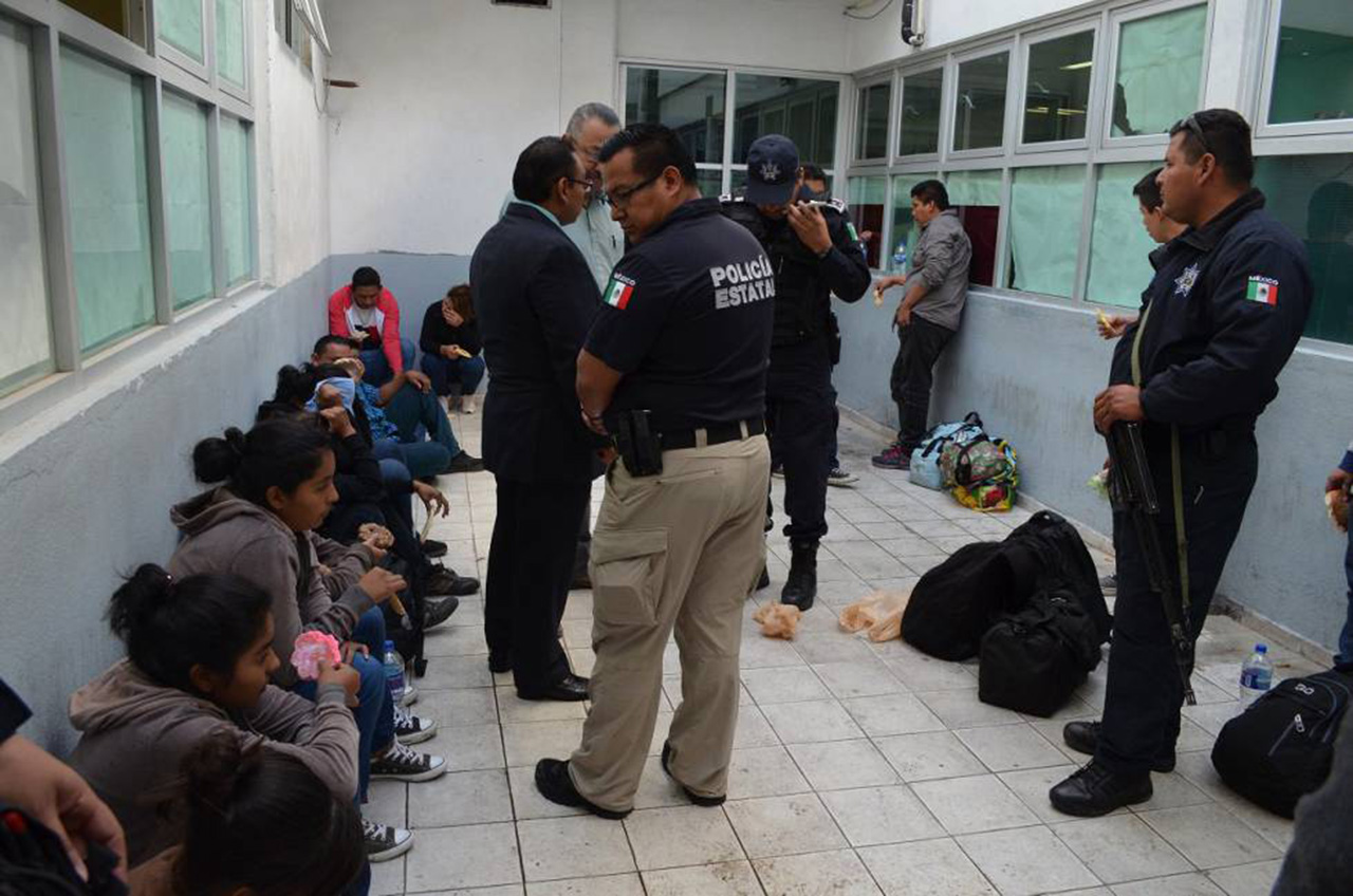 Interceptan a 10 migrantes centroamericanos en el sur de México