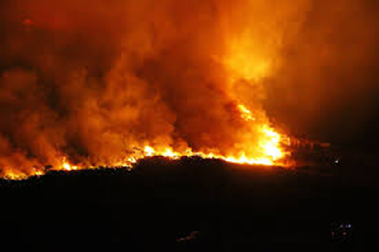 Los incendios incontrolados se extienden al sur de California