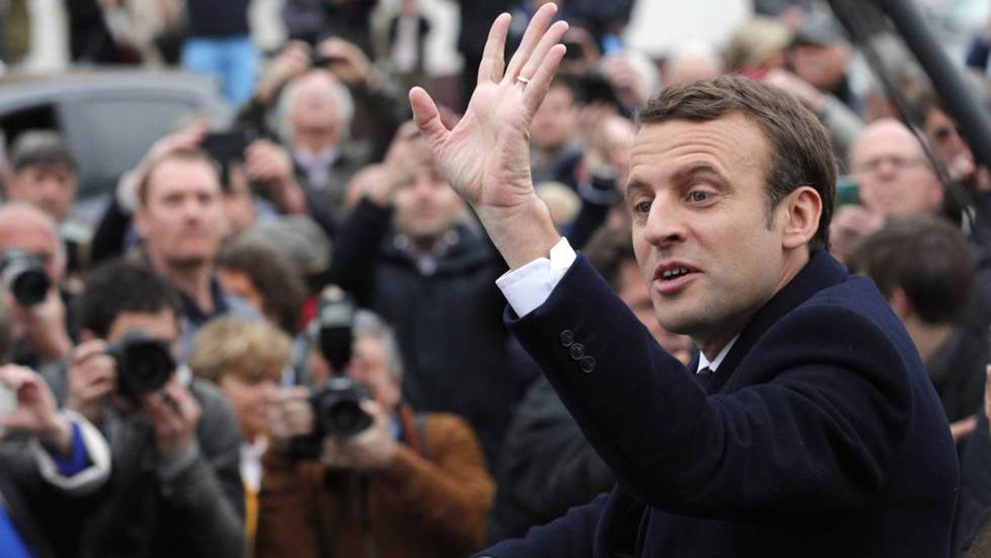 Macron celebra sus 40 años con una espectacular recuperación en los sondeos