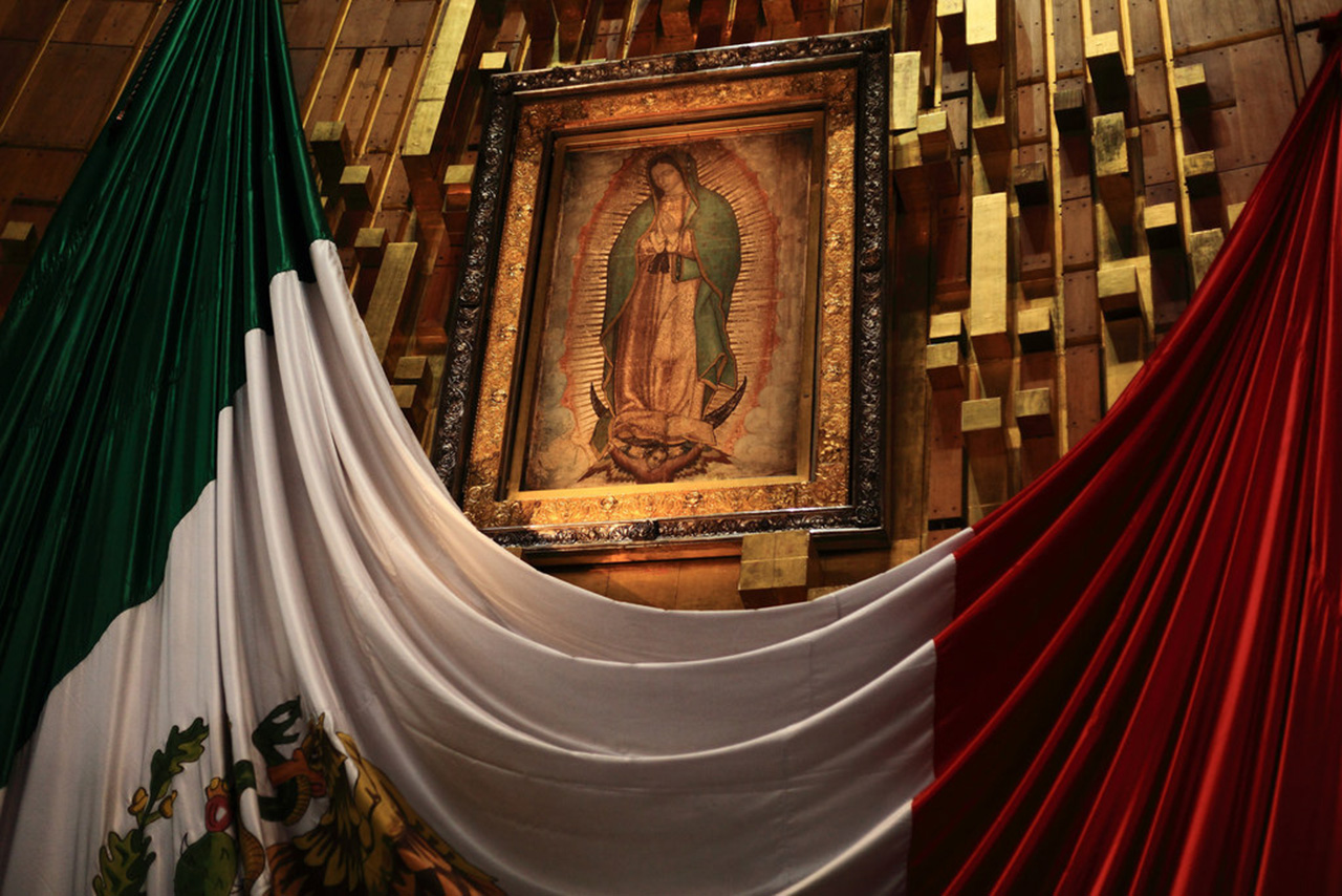 Once muertos en accidente tras visitar virgen de Guadalupe en México