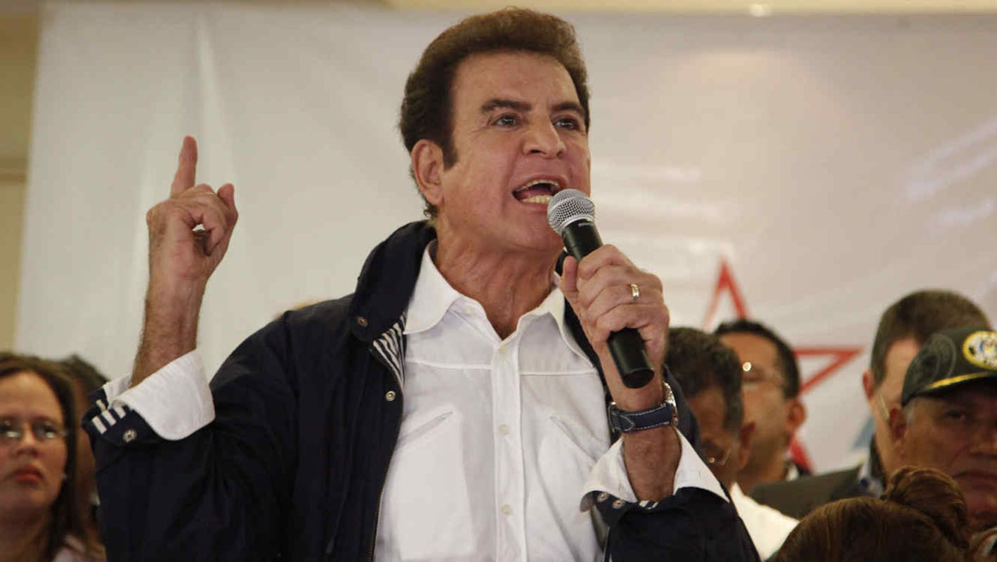 Opositor Nasralla desconoce resultado electoral en Honduras, insiste en recuento