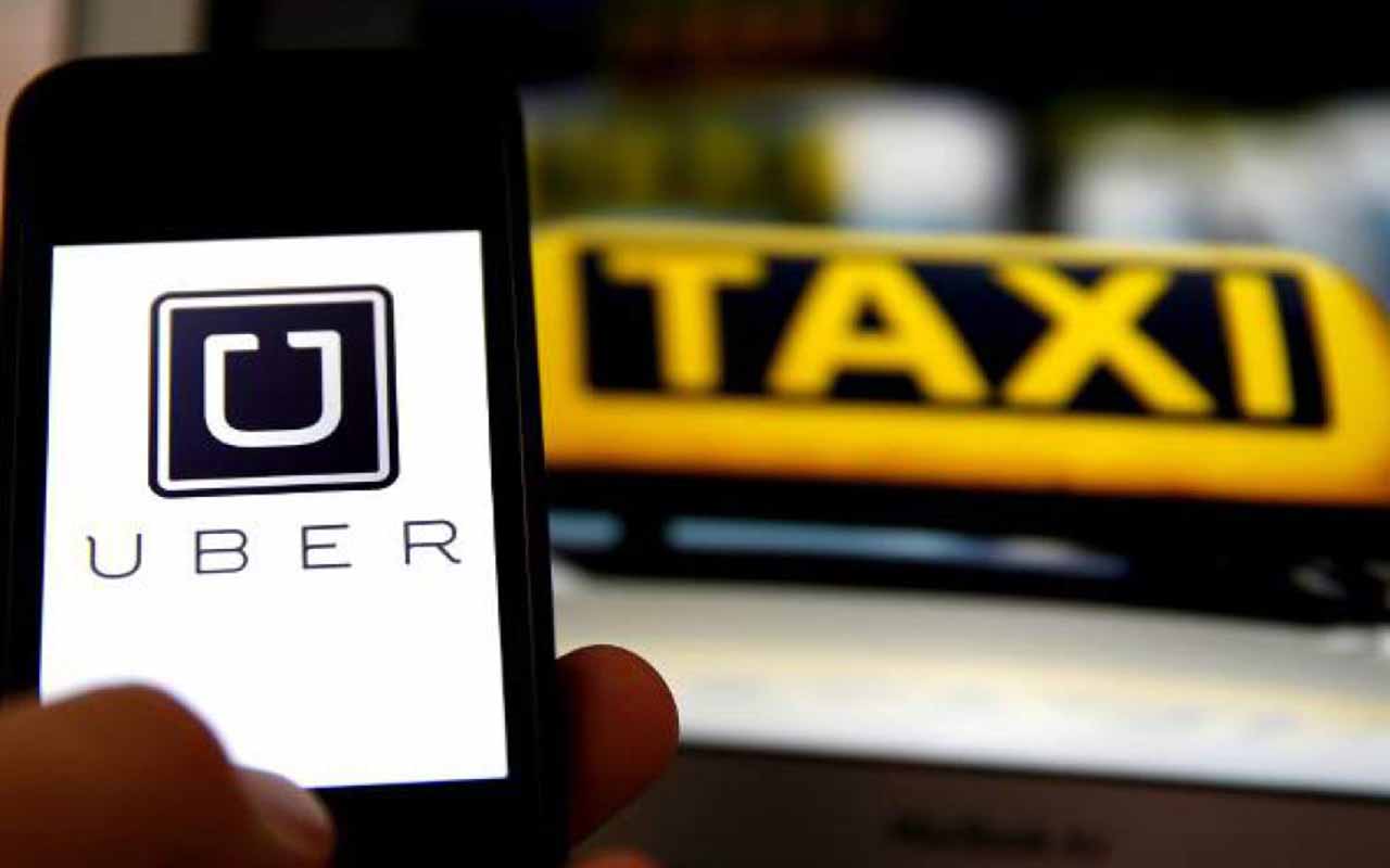 Taxistas protestan contra funcionamiento de Uber en El Salvador