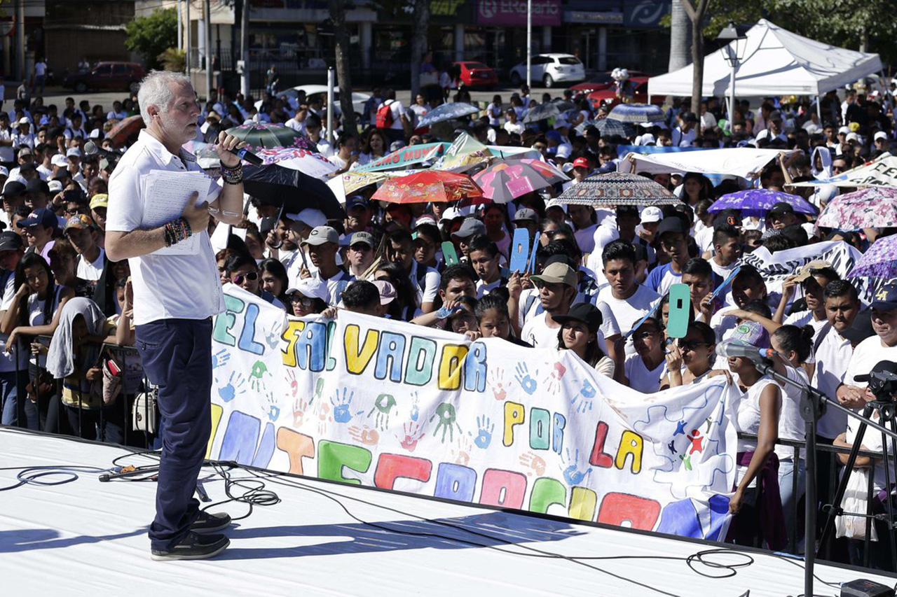Cientos de Jóvenes abogan por la integración para reducir la violencia