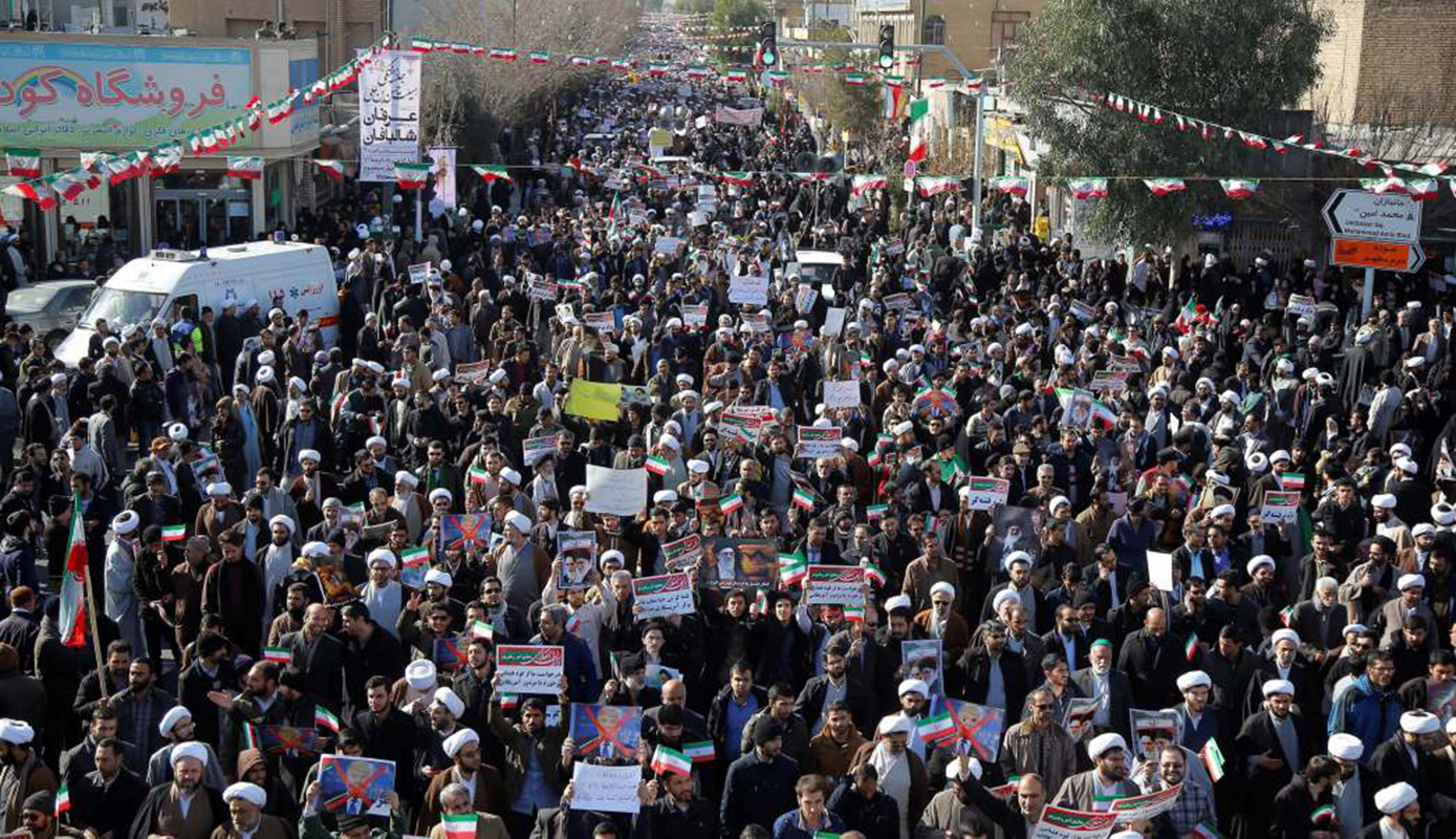 Decenas de miles de personas se manifiestan a favor del régimen en Irán