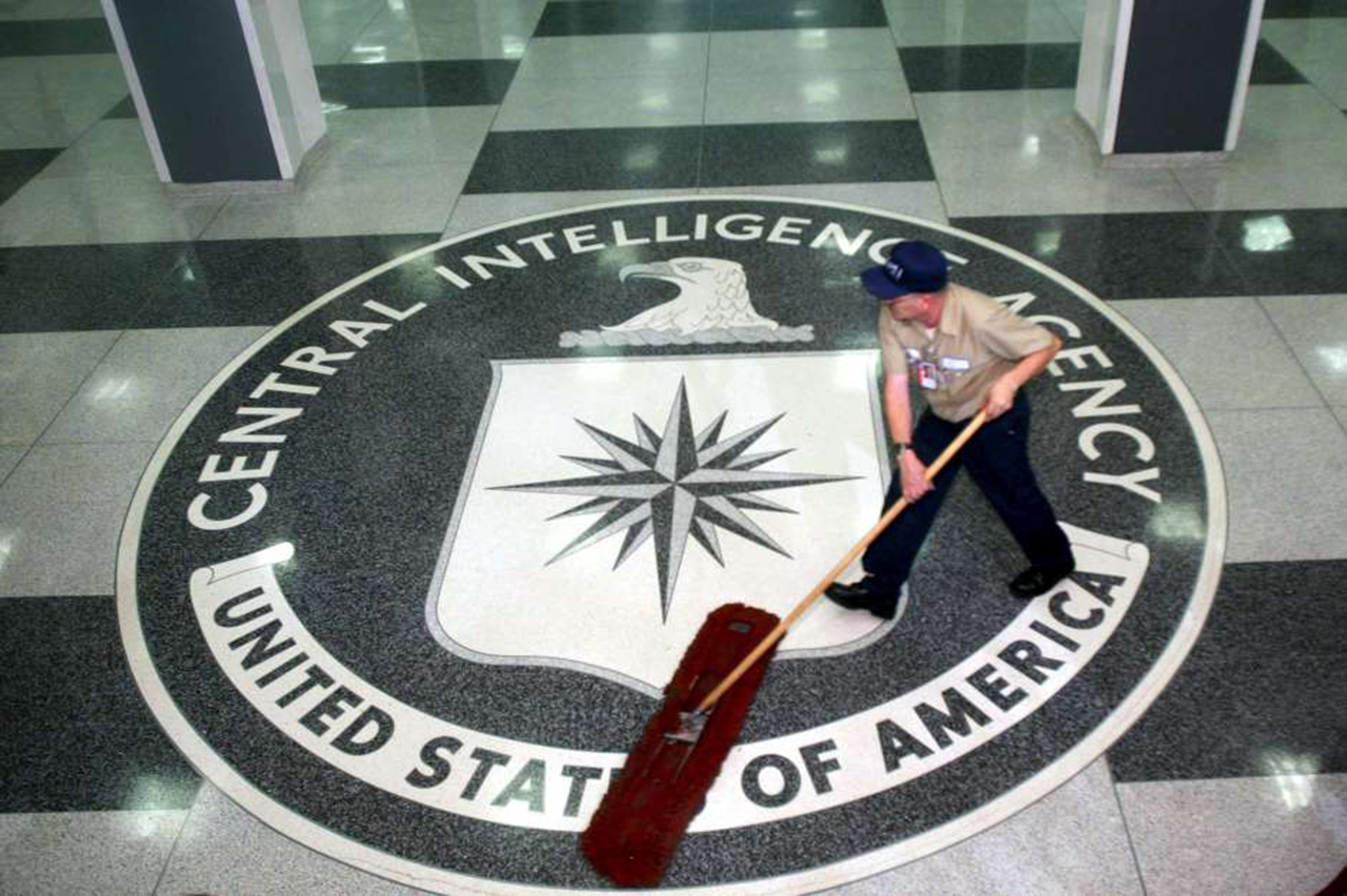 Detienen a un exagente de la CIA por posesión de información clasificada