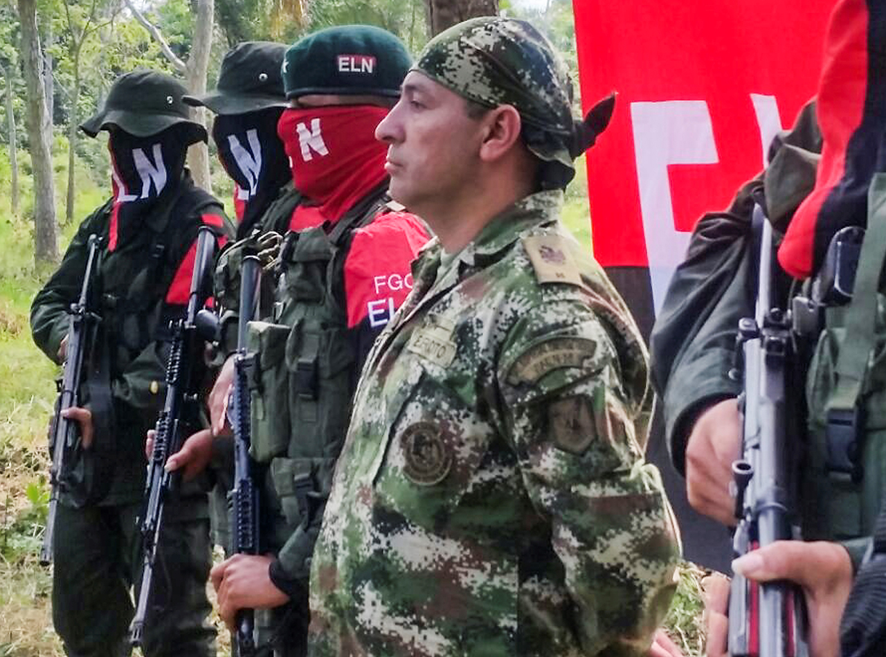 Guerrilla colombiana ELN pide que sigan diálogos de paz