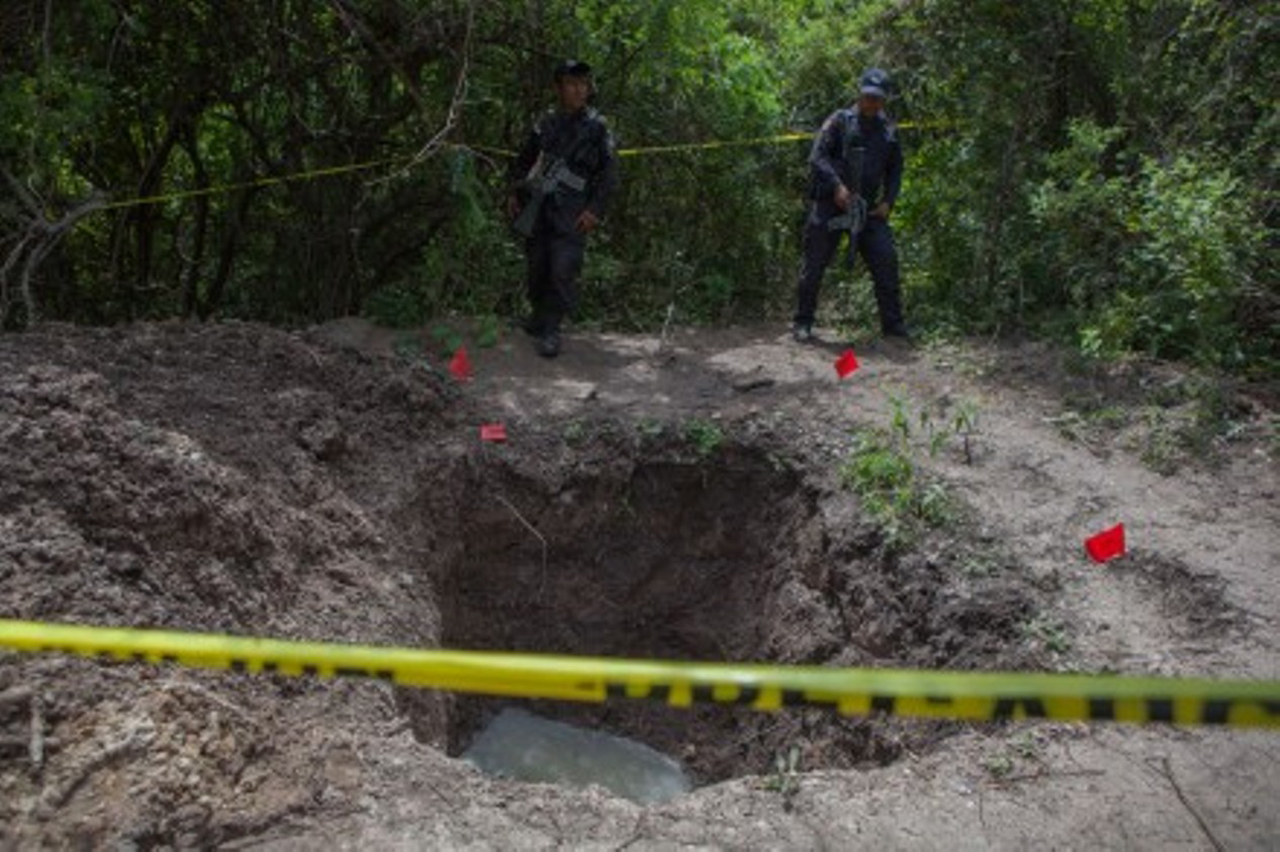 México: Localizan al menos nueve cuerpos en fosas clandestinas