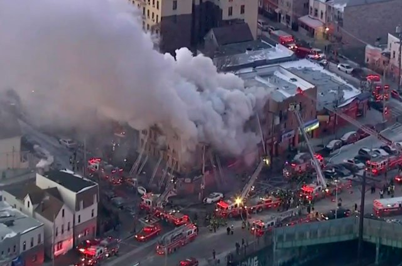 Otro incendio en Nueva York deja 16 heridos, incluidos nueve niños